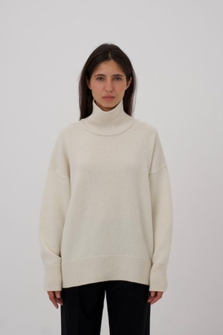 Джемпер из кашемира 100% с высоким воротом