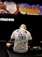 Футболка MANTO x KTOF GLOVES розовая