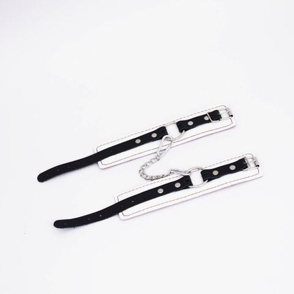 Бело-красные кожаные оковы