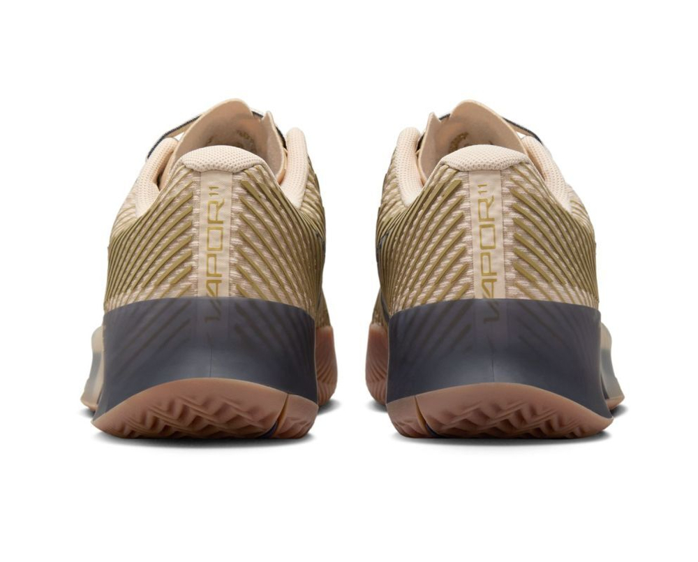 Мужские кроссовки теннисные Nike Zoom Vapor 11 Clay Premium - sanddrift/metallic gold/thunder blue