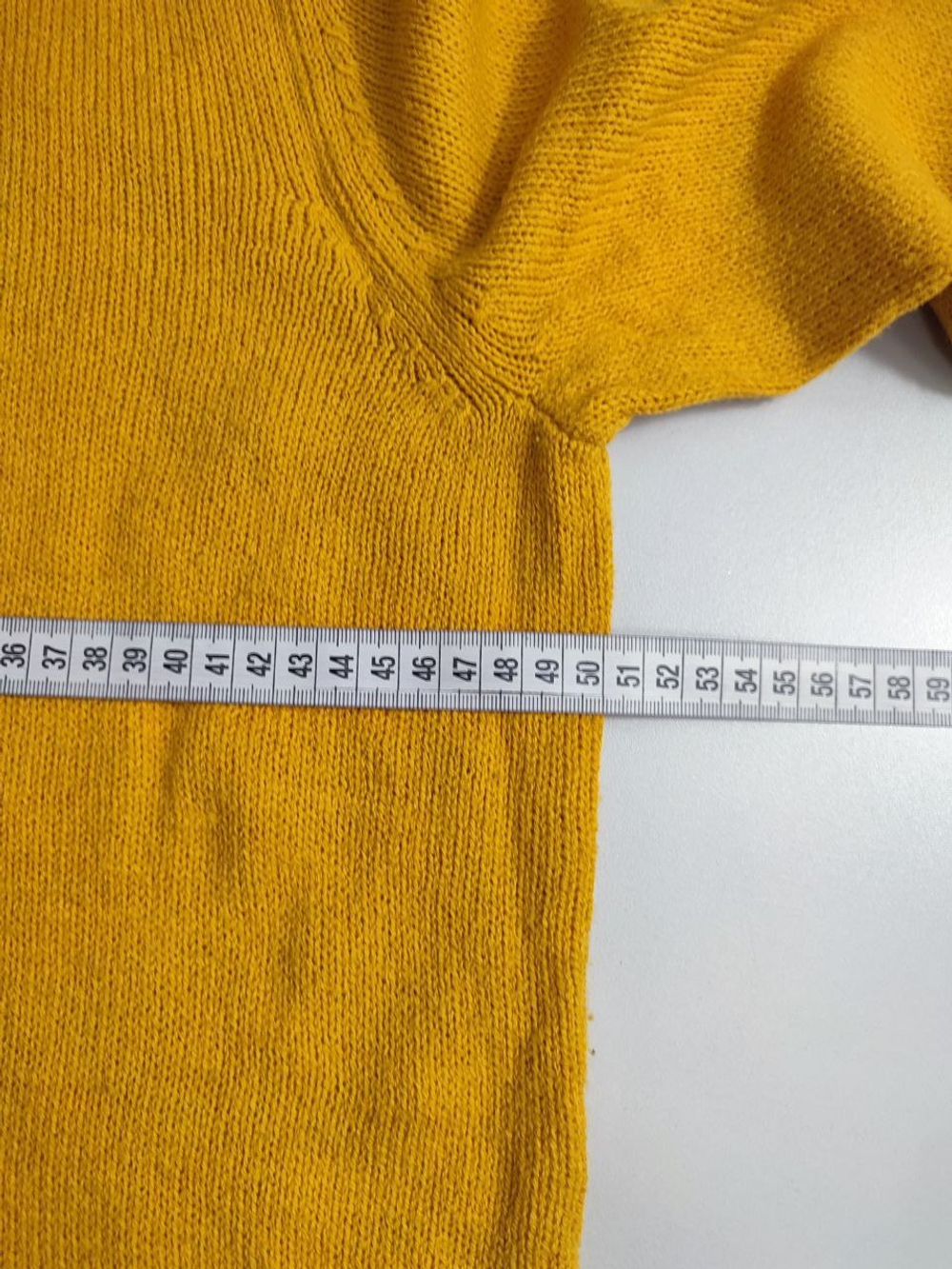 Джемпер H&M желтого цвета 44 размер