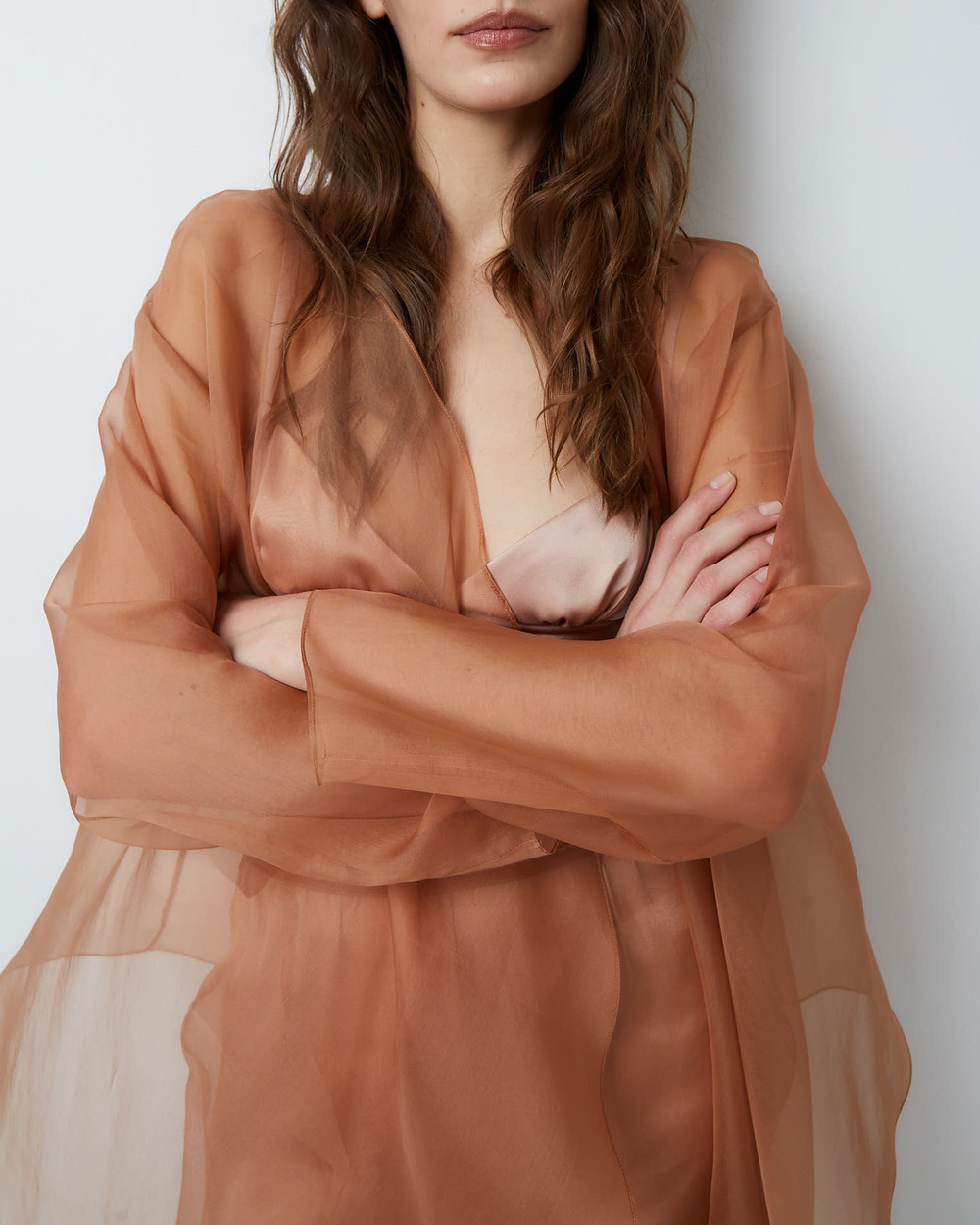 Блуза на пояске из шелковой органзы карамель