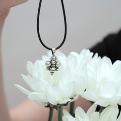 "Пупа" подвеска в серебряном покрытии из коллекции "Кассида" от Jenavi с замком карабин