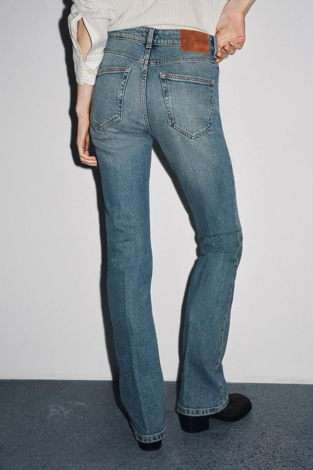 ZARA ДЖИНСЫ BOOTCUT С ВЫСОКОЙ ПОСАДКОЙ — ZW COLLECTION, СИНИЙ