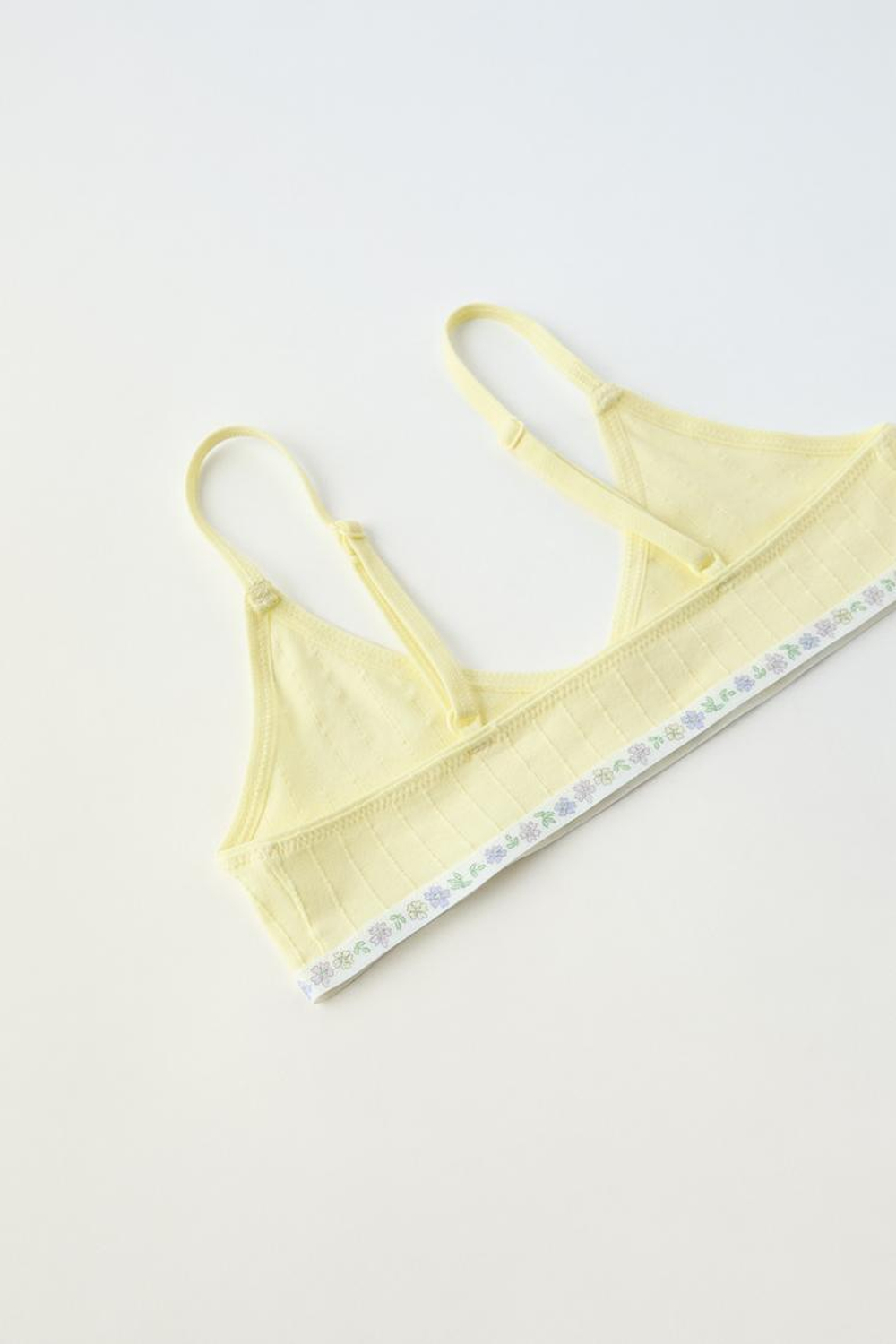 ZARA НАБОР ИЗ ТРЕХ ТОПОВ ИЗ РЕЛЬЕФНОЙ ТКАНИ С ЦВЕТАМИ, РОЗОВЫЙ