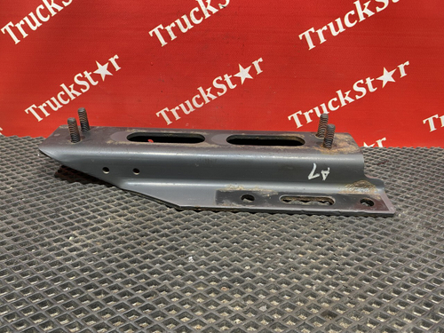 Кронштейн топливного бака