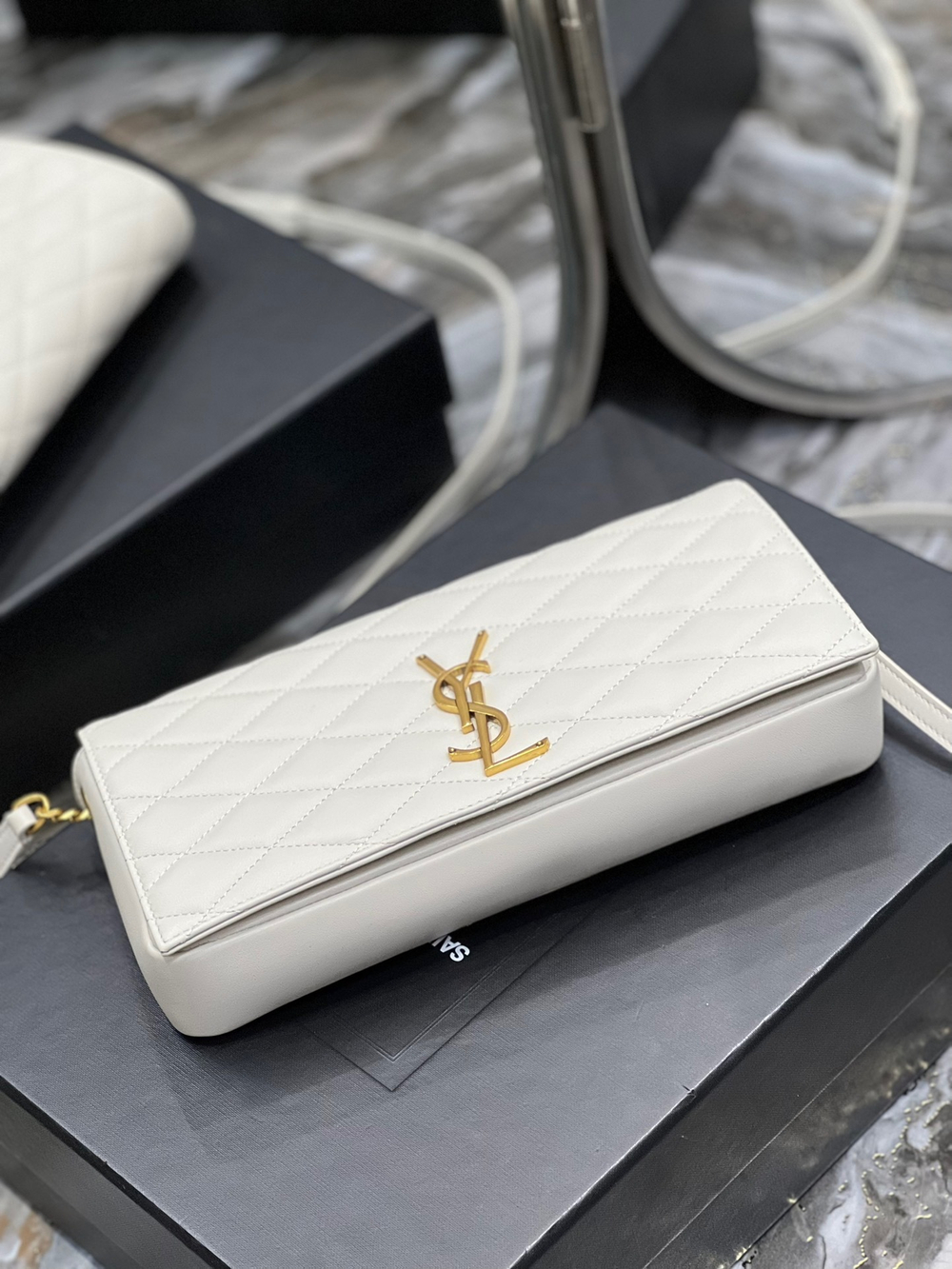 Saint Laurent Kate 99 Bag 26 cm