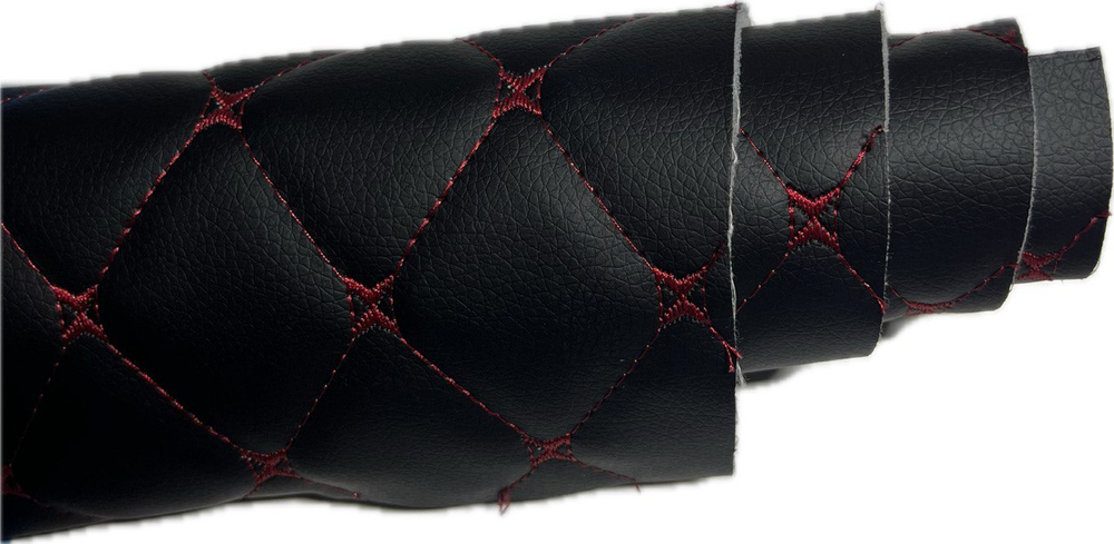 Стёганая чёрная экокожа на поролоне 3 мм. со спанбондом (красная нить Бабочка) 140см. х 50 см.