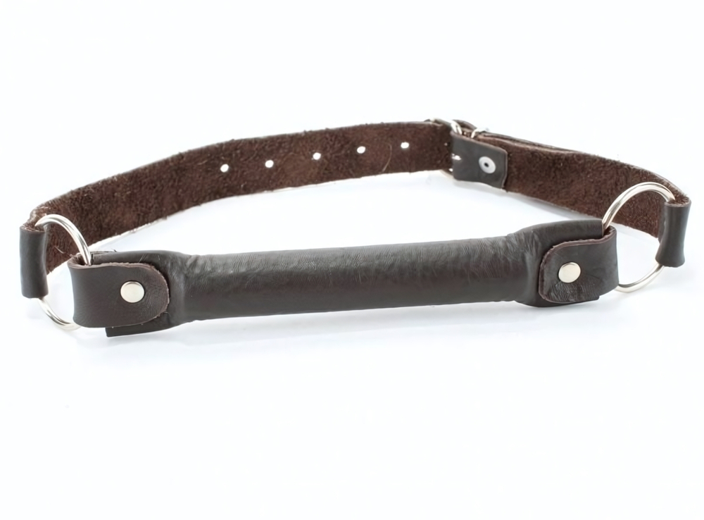 Коричневый кожаный кляп-трензель (Цвет: коричневый)