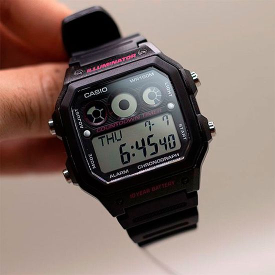 Наручные часы Casio AE-1300WH-1A2VDF
