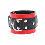 Красно-чёрные кожаные наручники (Цвет: красный с черным)