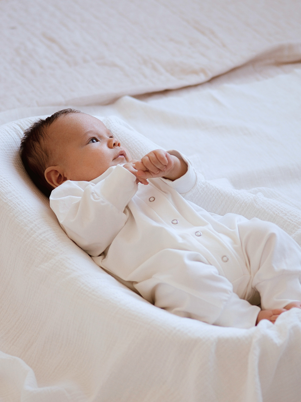 Комбинезон для новорожденного белый