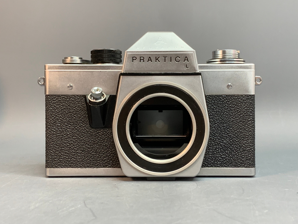 Praktica L + Pancolar 1.8/50mm