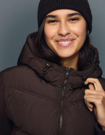 BERSHKA Куртка с капюшоном, коричневый