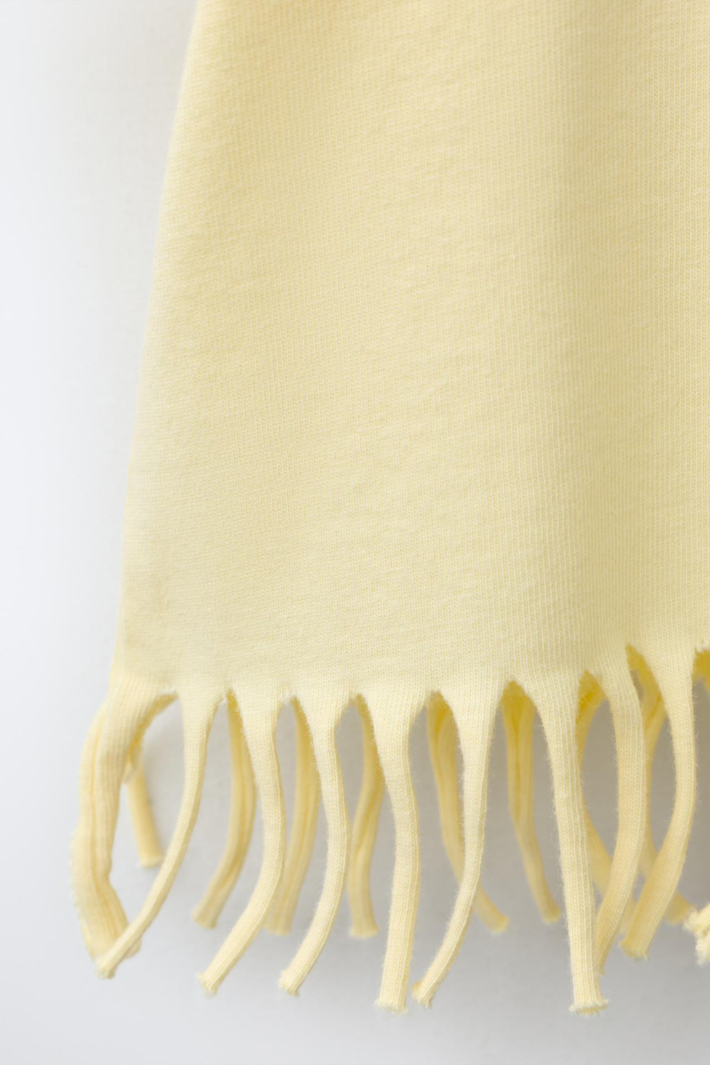 ZARA ФУТБОЛКА С ЦВЕТКОМ И ПАЙЕТКАМИ, СВЕТЛО-ЖЕЛТЫЙ