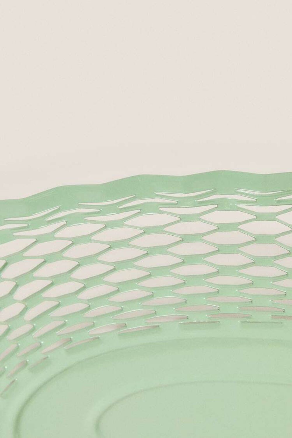 ZARA HOME МЕТАЛЛИЧЕСКАЯ ЧАША С АЖУРНЫМ КРАЕМ, МЯГКИЙ ЗЕЛЕНЫЙ