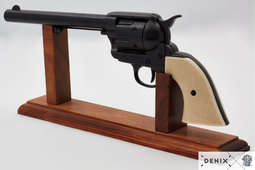 Револьвер Colt Peacemaker калибр .45, 7,5' США 1873 г., рукоять "под кость", Denix