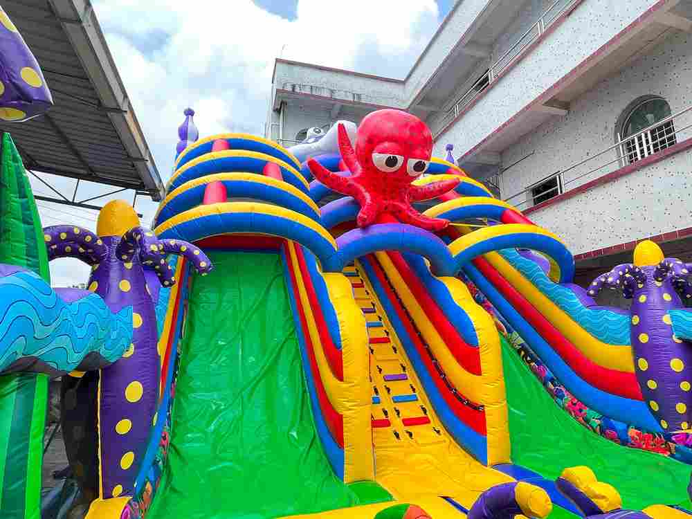 Коммерческий надувной батут «Мега риф 2», 14*7*8 м