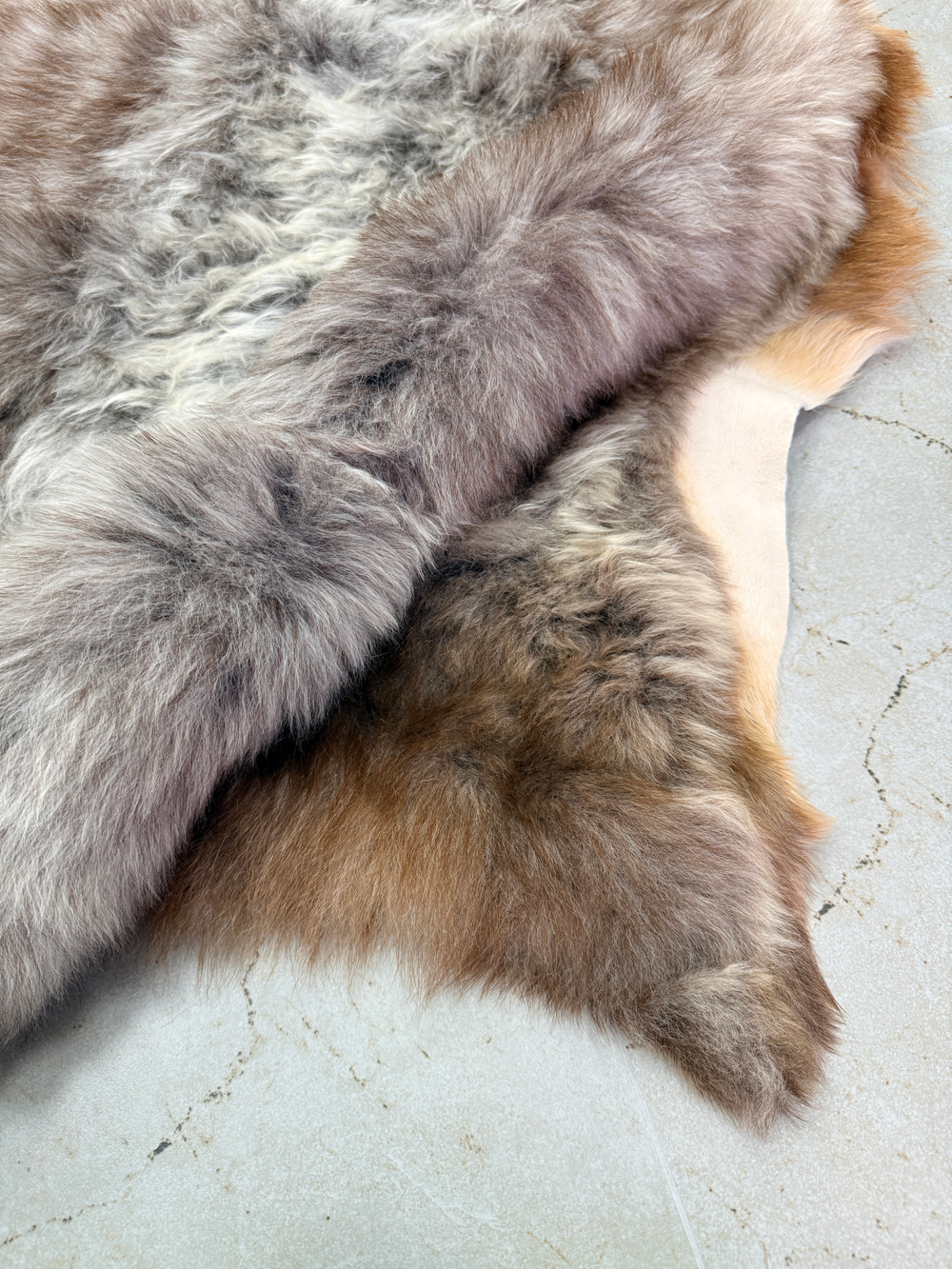 Шкура коврик меховой прикроватный овчина, 120х65 см.