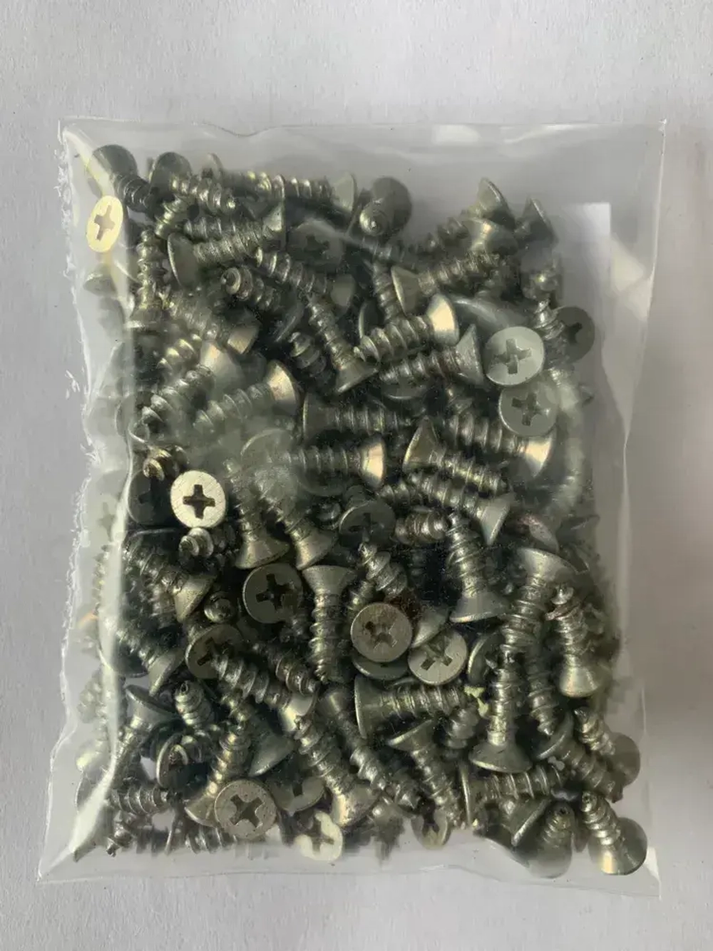 Шуруп 4 x 13 мм 220 шт. 0.219 кг.