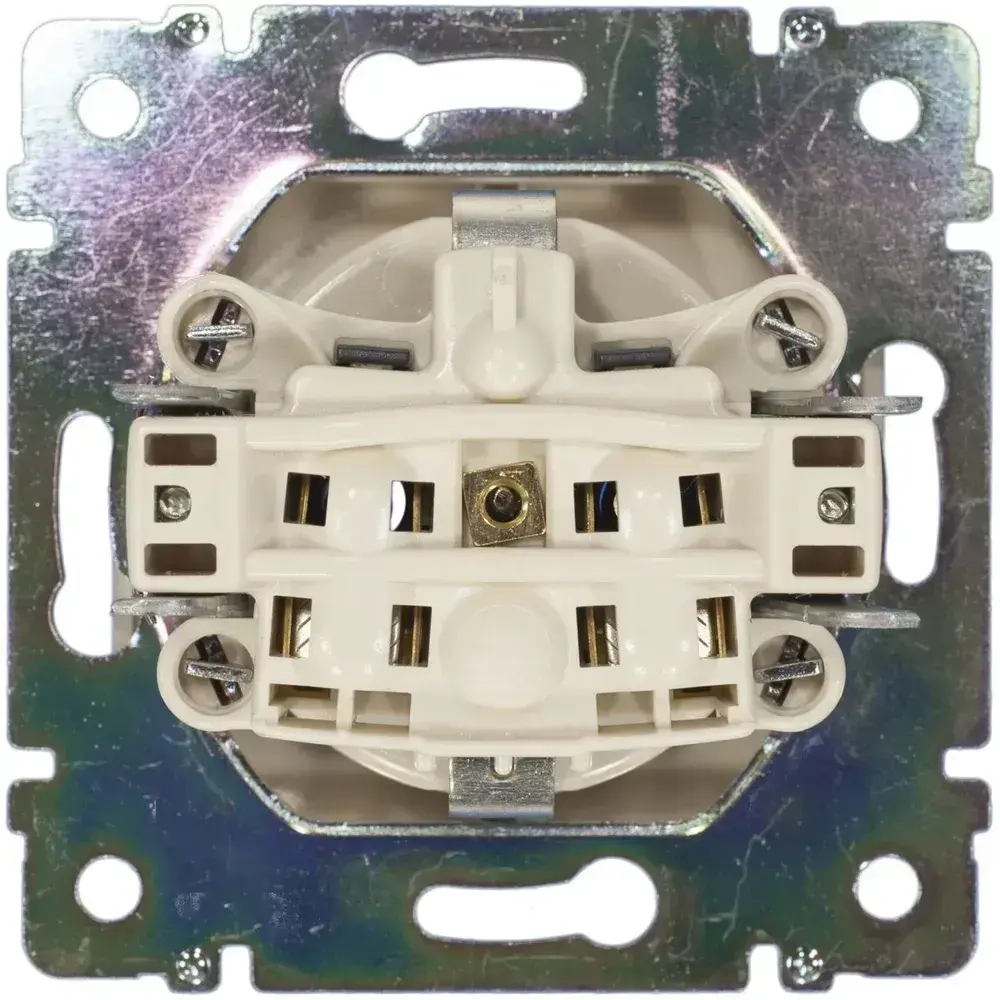 Розетка одинарная с заземлением Legrand Valena (скрытая установка) - Слоновая кость 10 шт