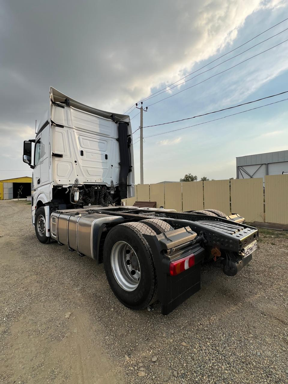 Mercedes-Benz ACTROS 4x2 Седельный тягач 1845 LS (Дизельный, 12,8 л, 449 л.с., АТ)