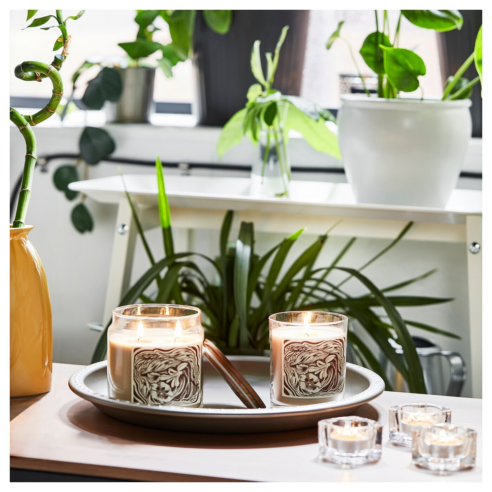 IKEA GLANSLIND  (ИКЕА ГЛАНСЛИНД)  -  Ароматическая свеча в стекле, дымчатая ваниль/светло-бежевый, 45 часов.