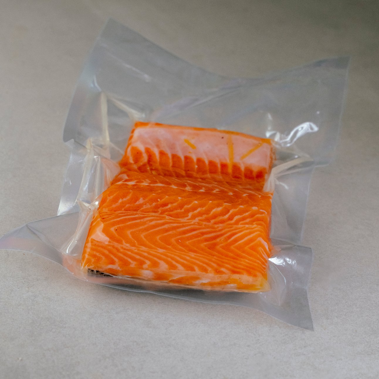 Форель малосольная филе с цедрой апельсина | Охлажденная