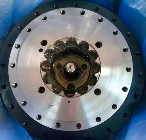 Редуктор хода на Komatsu PC200-7