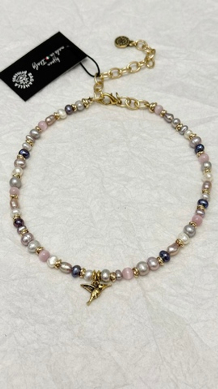 Колье из натурального жемчуга и кошачего глаза с подвесом колибри, оттенок золото