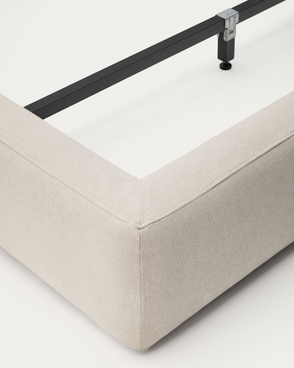 Кровать Blok бежевая со съемными чехлами под матрас 90 х 200 см