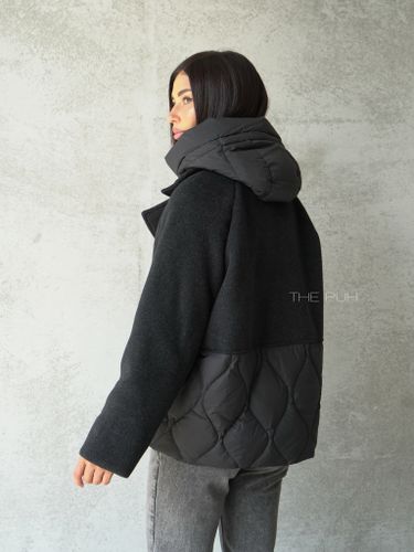 Черная комбинированная куртка с манишкой