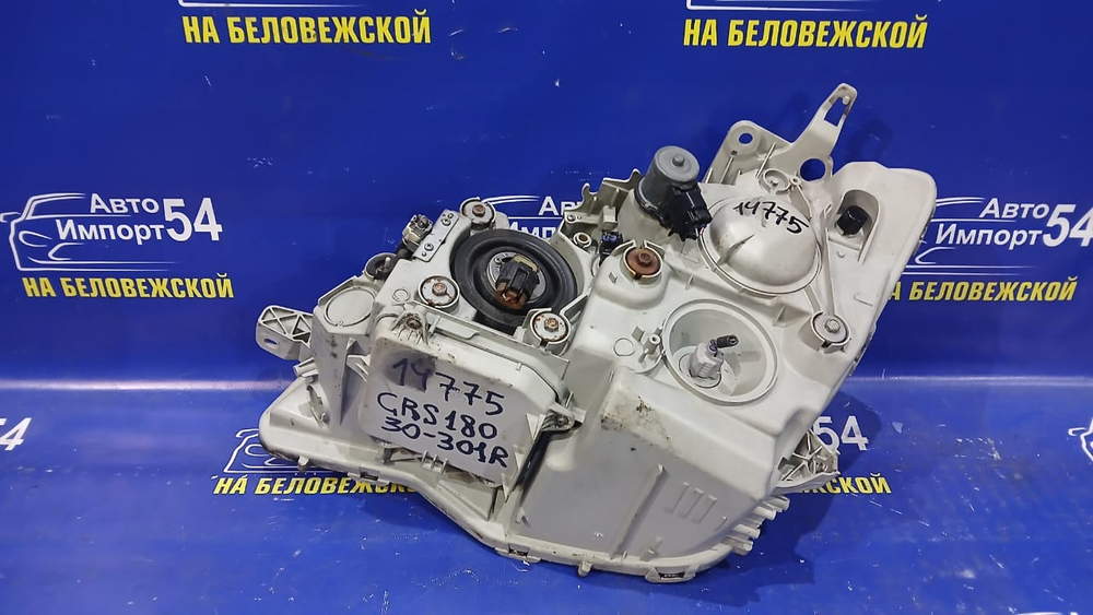 Фара передняя правая TOYOTA CROWN 2003-2008