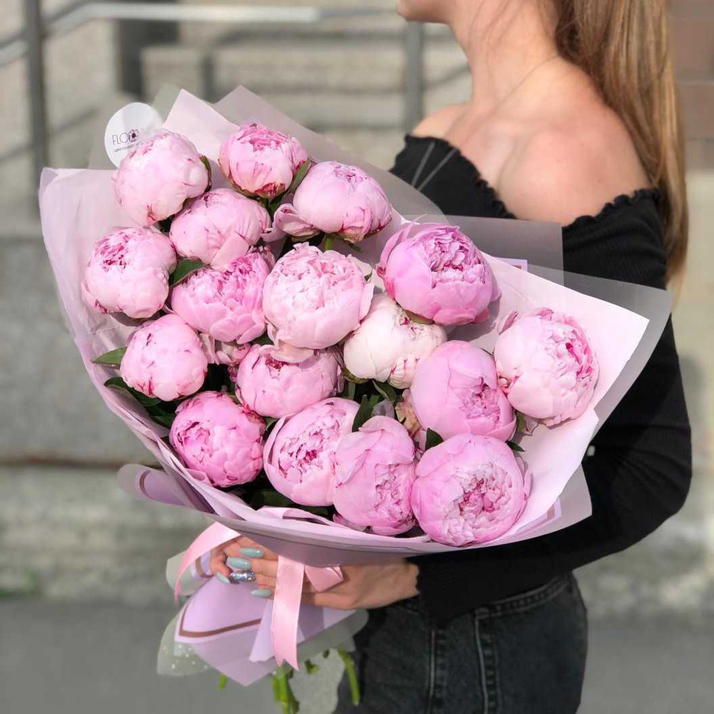 Букет из 17 пионов – фото букета, купить с доставкой по Южно-Сахалинску в салоне цветов FloArt