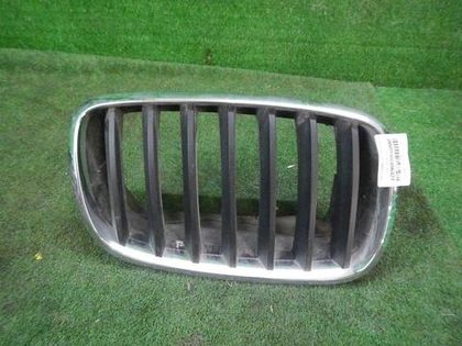 Решетка радиатора правая BMW X5 E70 (2006-2013)