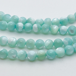 Перламутр тонированный, цвет голубой, диаметр 6,3 мм, цена за 31-32 шт (1/2 нити)