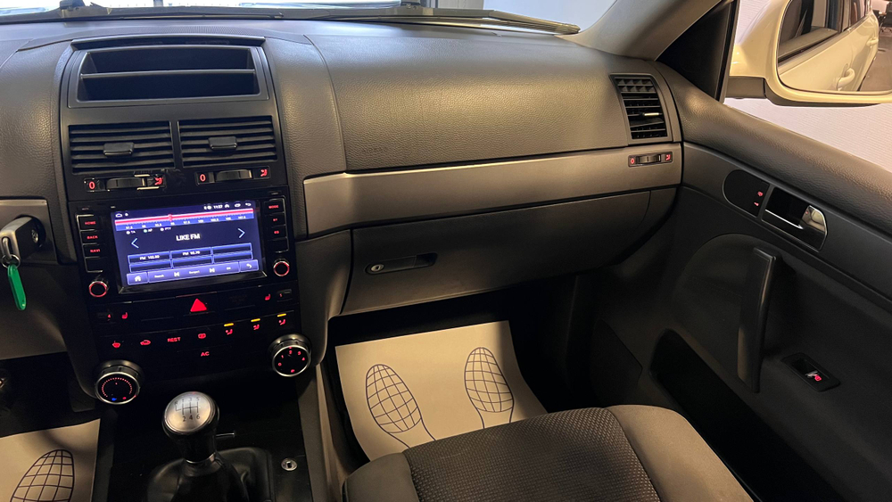 Volkswagen Touareg, 2004 год