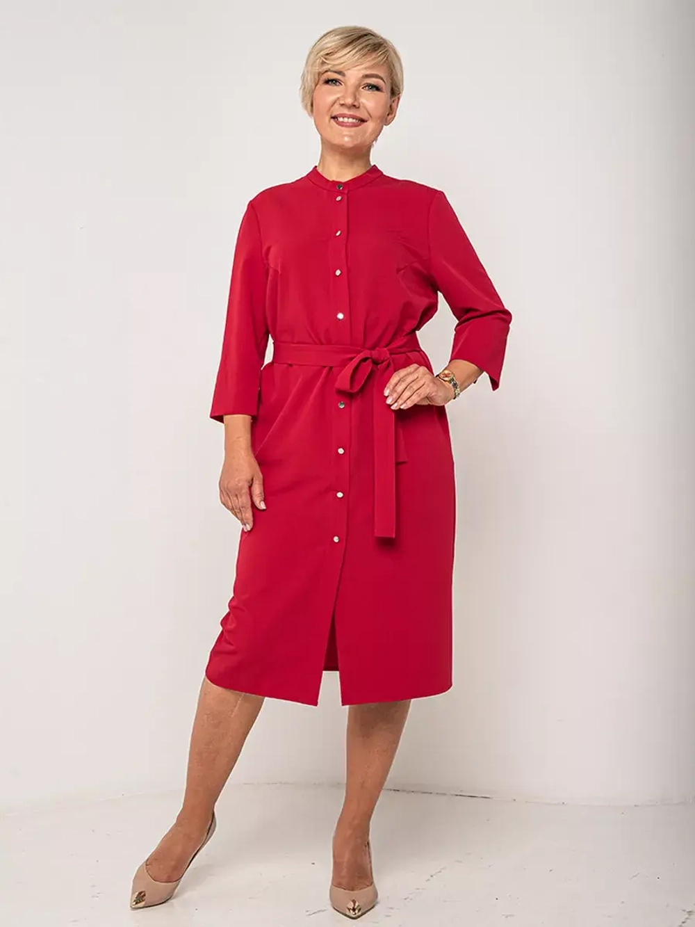 Платье-рубашка на кнопках миди с рукавом 3/4