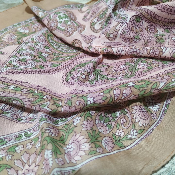 Платок материал Хлопок 100% "Морские огурцы", цвет коричневый, розовый, материал 95x95 см.