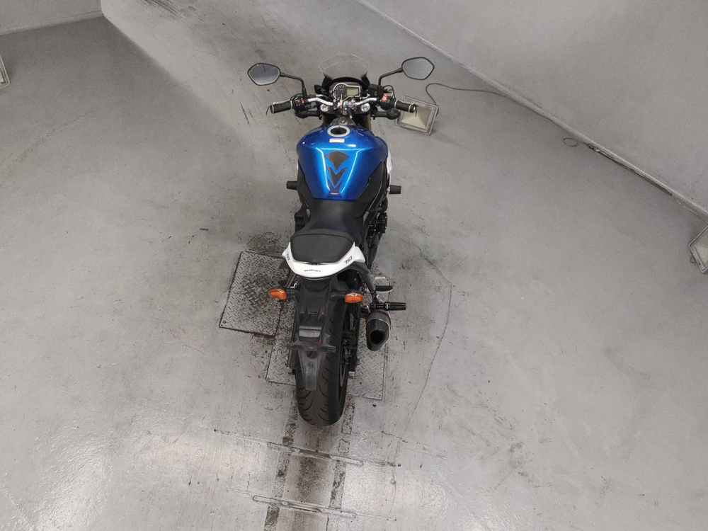 Suzuki GSR750 2013