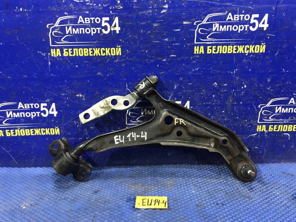 Рычаг передний правый NISSAN BLUEBIRD 1997