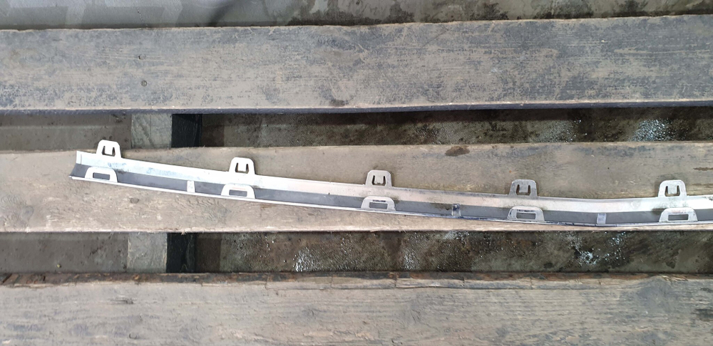 Молдинг переднего бампера Mercedes GLC (X253)  Б/У Оригинал A2538854300