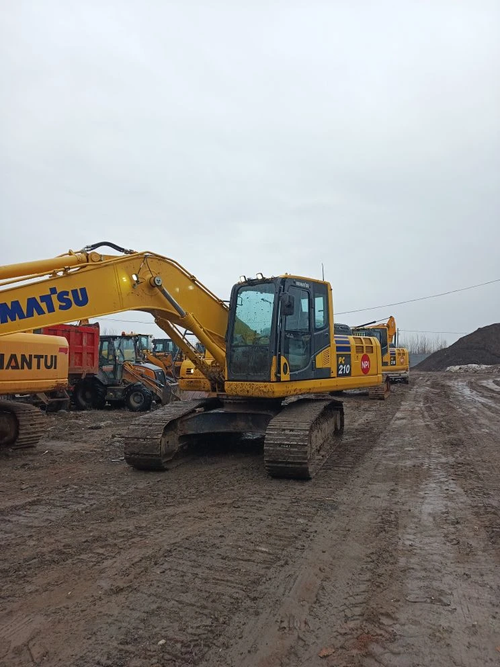 KOMATSU PC 210 Экскаватор PC210-10M0 (Дизельный, 6,7 л, 168 л.с., АТ)