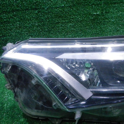 Фара левая Toyota Rav 4 CA40 (2015-2019) LED