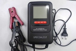 Автоматическое зарядное устройство BERKUT Specialist BC-12A