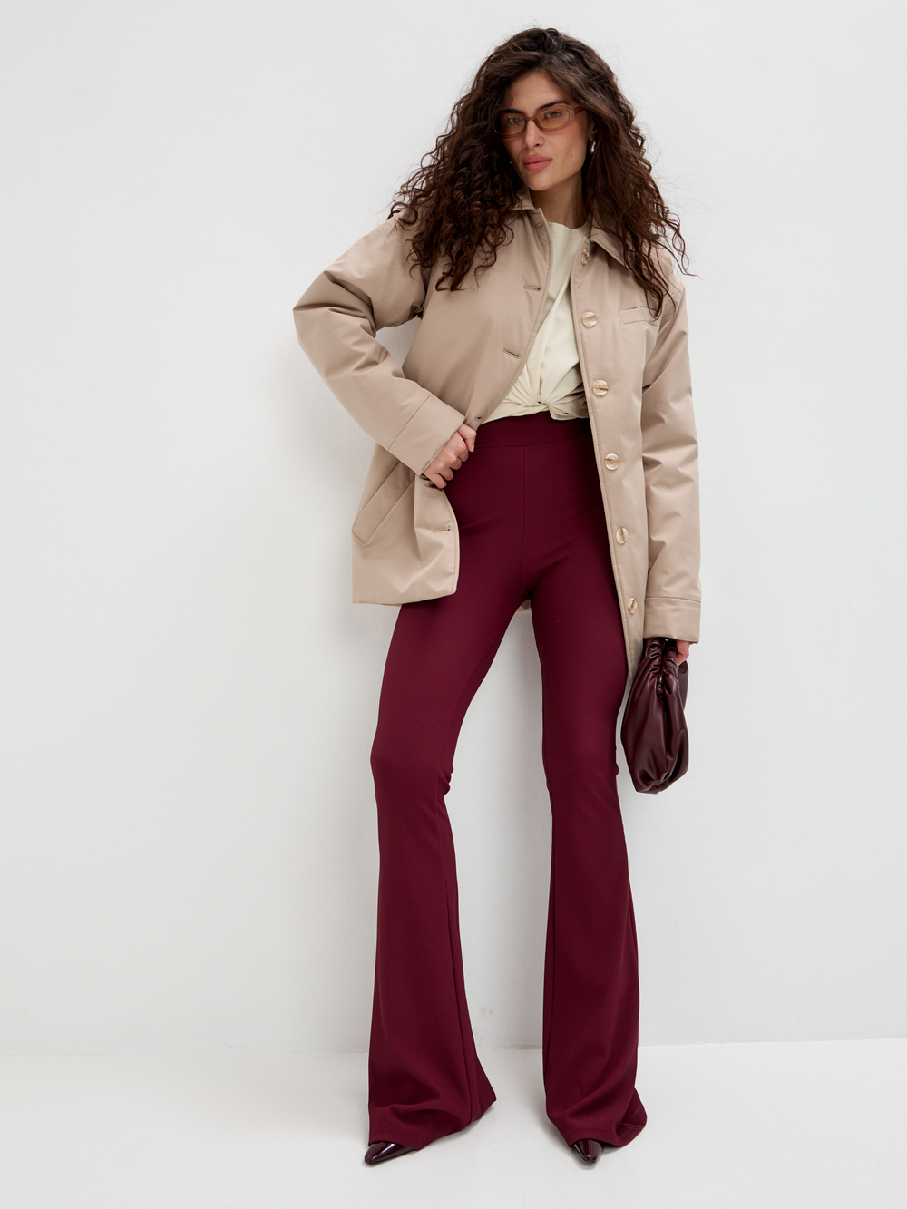 Бордовые расклешенные легинсы в рубчик