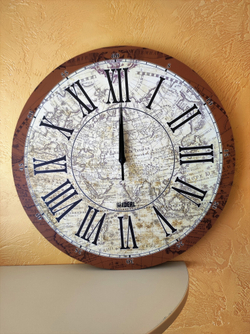 деревянные часы из МДФ Старая карта Мира mdclr032 d420 (-)
