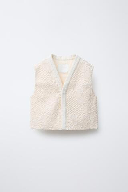 ZARA ЖИЛЕТ ИЗ КРУЖЕВА КРОШЕ, ЭКРЮ