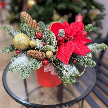 Новогодняя композиция в шляпной коробке