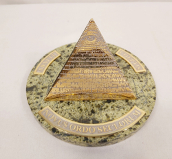 Сувенир "Пирамида" большая  на привлечение счастья и богатства